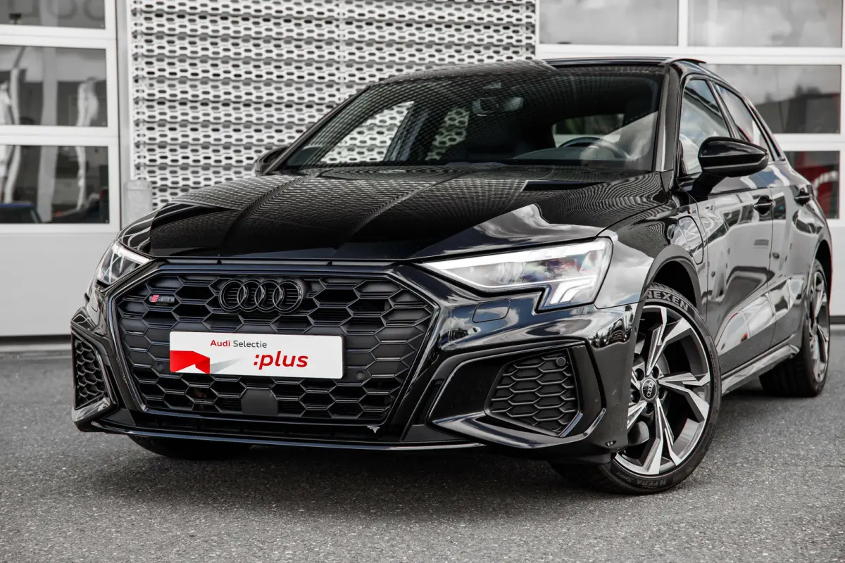 45 TFSI e S edition Competition | Panoramadak | Camera | Trekhaak | Stoelverwarming | 19" | | Achteruitrijcamera standaard | Alarm klasse 1(startblokkering) | Apple Carplay/Android Auto|tele