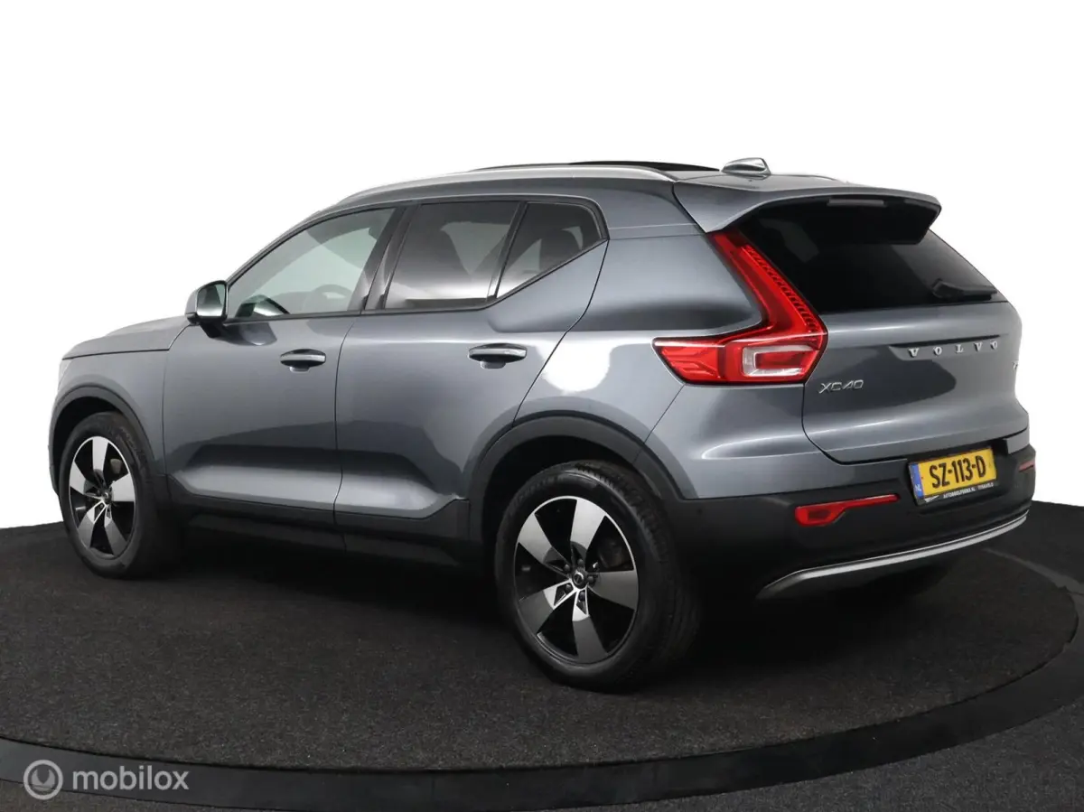 2.0 T5 AWD Intro Edition | Panoramadak | 360 Camera | Adaptive Cruise | Keyless | BLISS | Verwarmbare voorstoelen & Stuurwiel | Elektrische stoelen | Privacy Glass
