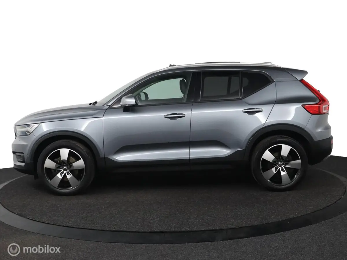 2.0 T5 AWD Intro Edition | Panoramadak | 360 Camera | Adaptive Cruise | Keyless | BLISS | Verwarmbare voorstoelen & Stuurwiel | Elektrische stoelen | Privacy Glass