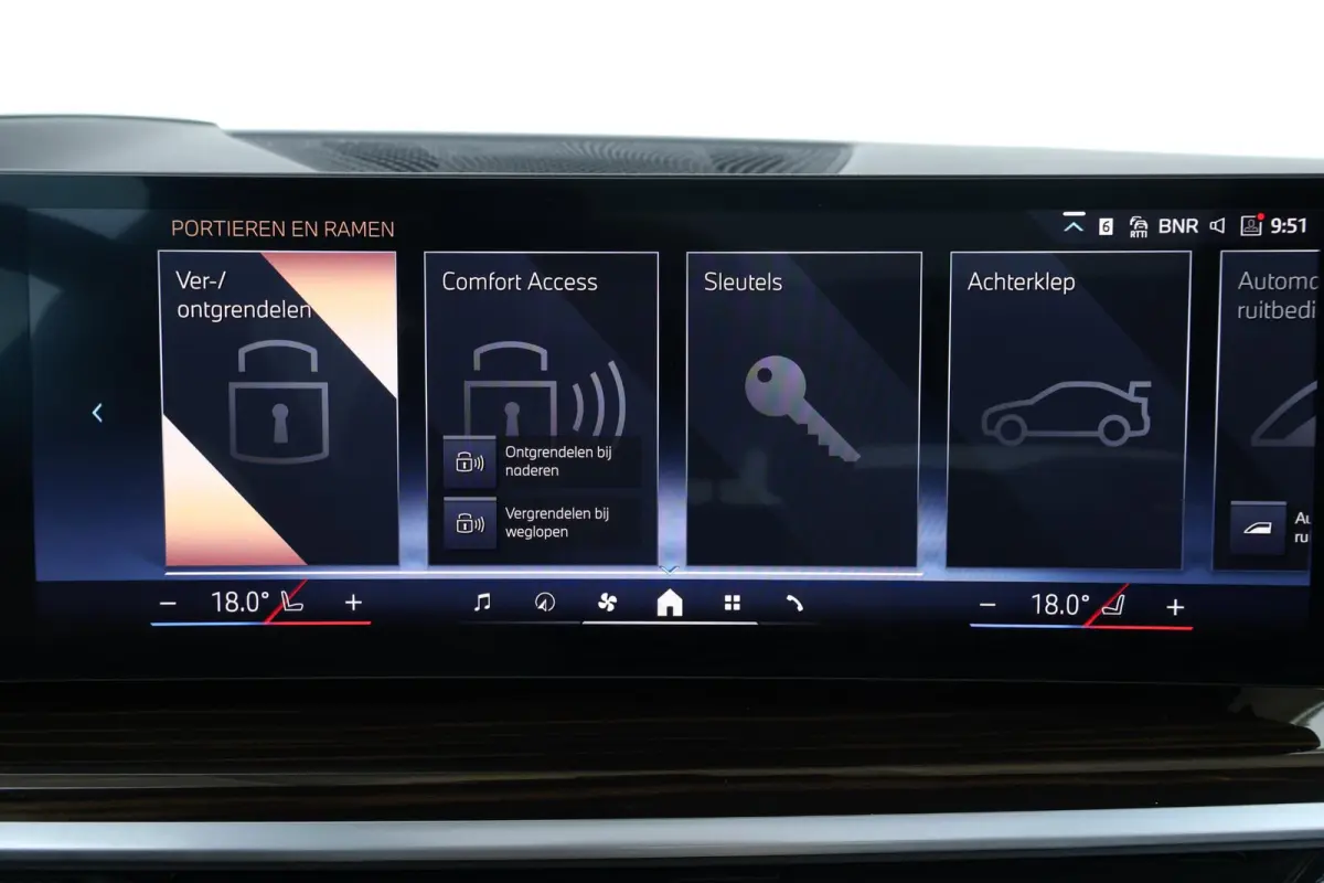 xDrive50e | Sport Pakket Pro | Panorama Dak Skylounge | Merino Leder | Driving Assistant professional | 22'' LM | Active Steering | Stoelventilatie | Stoelverwarming | Parking Assistant Prof