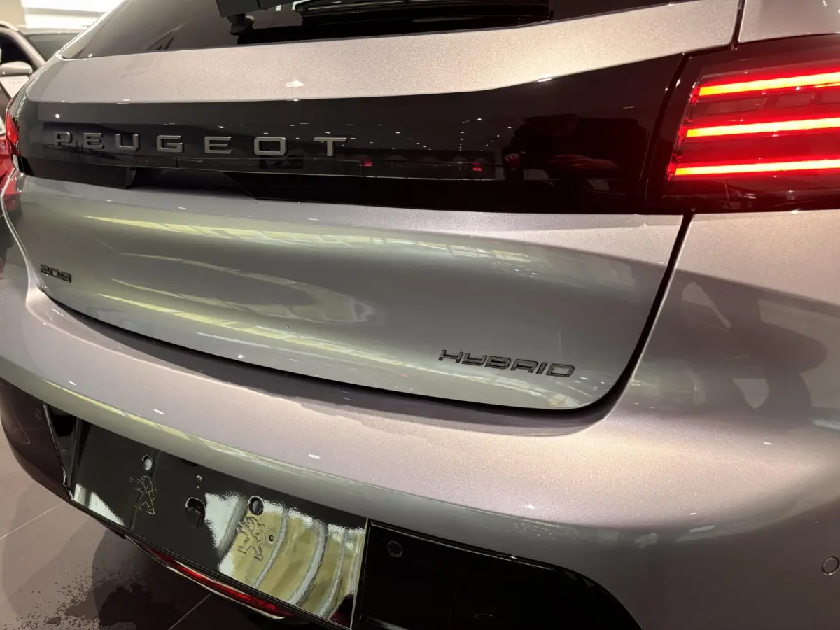 1.2 Hybrid 110 e-DCS6 GT | Automaat | Climate Control | Full Map Navigatie | Apple Carplay / Android Auto | 360 Camera | Parkeersensoren | Bekleding Half Leder | Direct uit Voorraad Leverbaa