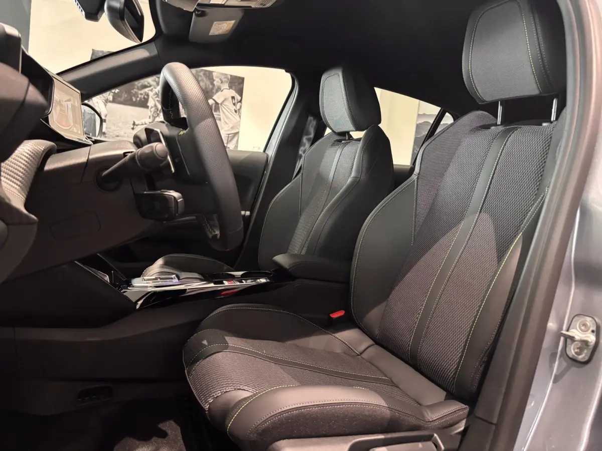 1.2 Hybrid 110 e-DCS6 GT | Automaat | Climate Control | Full Map Navigatie | Apple Carplay / Android Auto | 360 Camera | Parkeersensoren | Bekleding Half Leder | Direct uit Voorraad Leverbaa