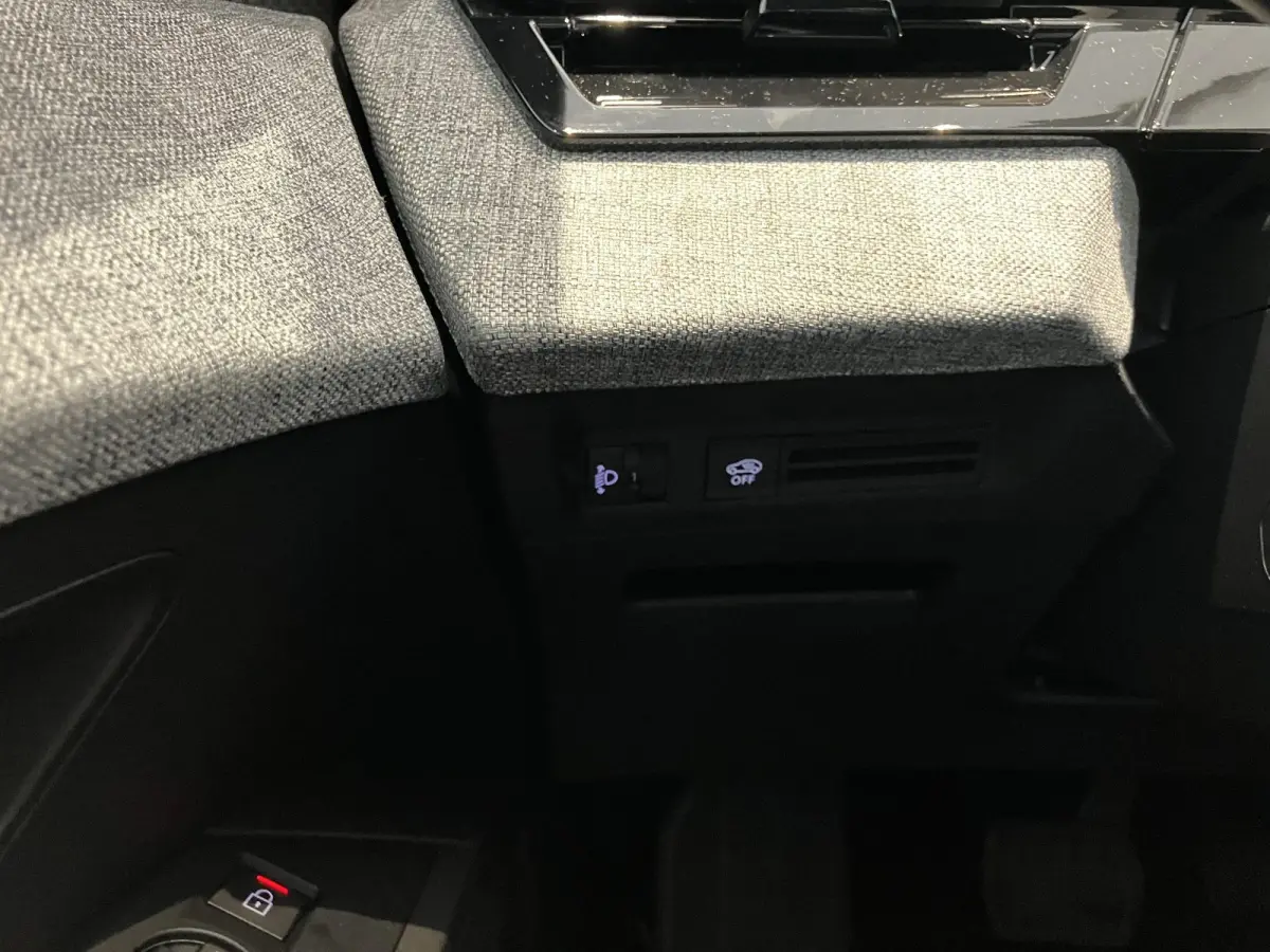 1.2 Hybrid 145 Allure | APPLE CARPLAY & ANDROID AUTO | 360 CAMERA | STOELVERWARMING | DEMO AUTO |