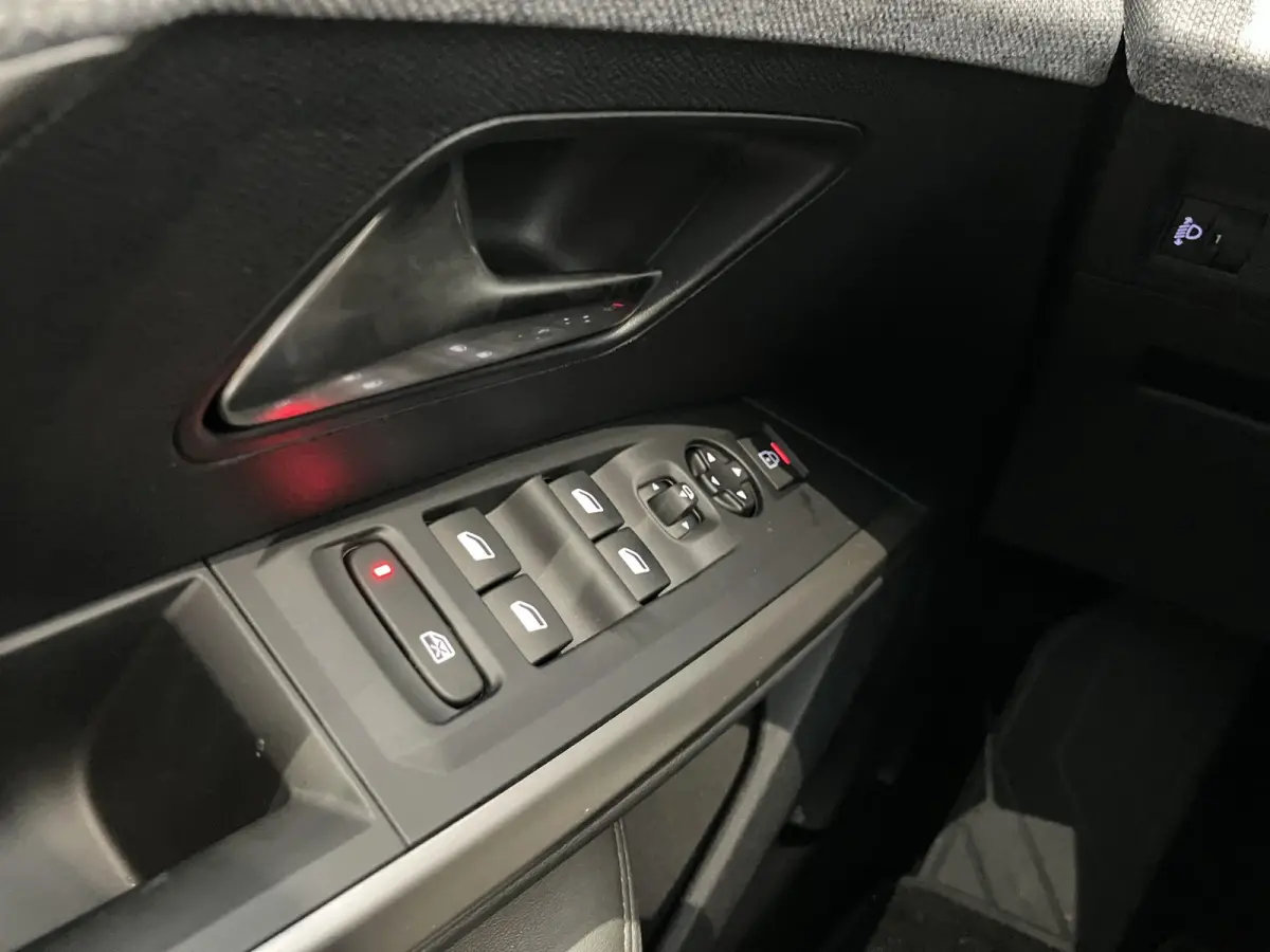 1.2 Hybrid 145 Allure | APPLE CARPLAY & ANDROID AUTO | 360 CAMERA | STOELVERWARMING | DEMO AUTO |