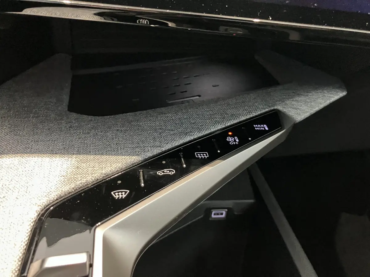 1.2 Hybrid 145 Allure | APPLE CARPLAY & ANDROID AUTO | 360 CAMERA | STOELVERWARMING | DEMO AUTO |