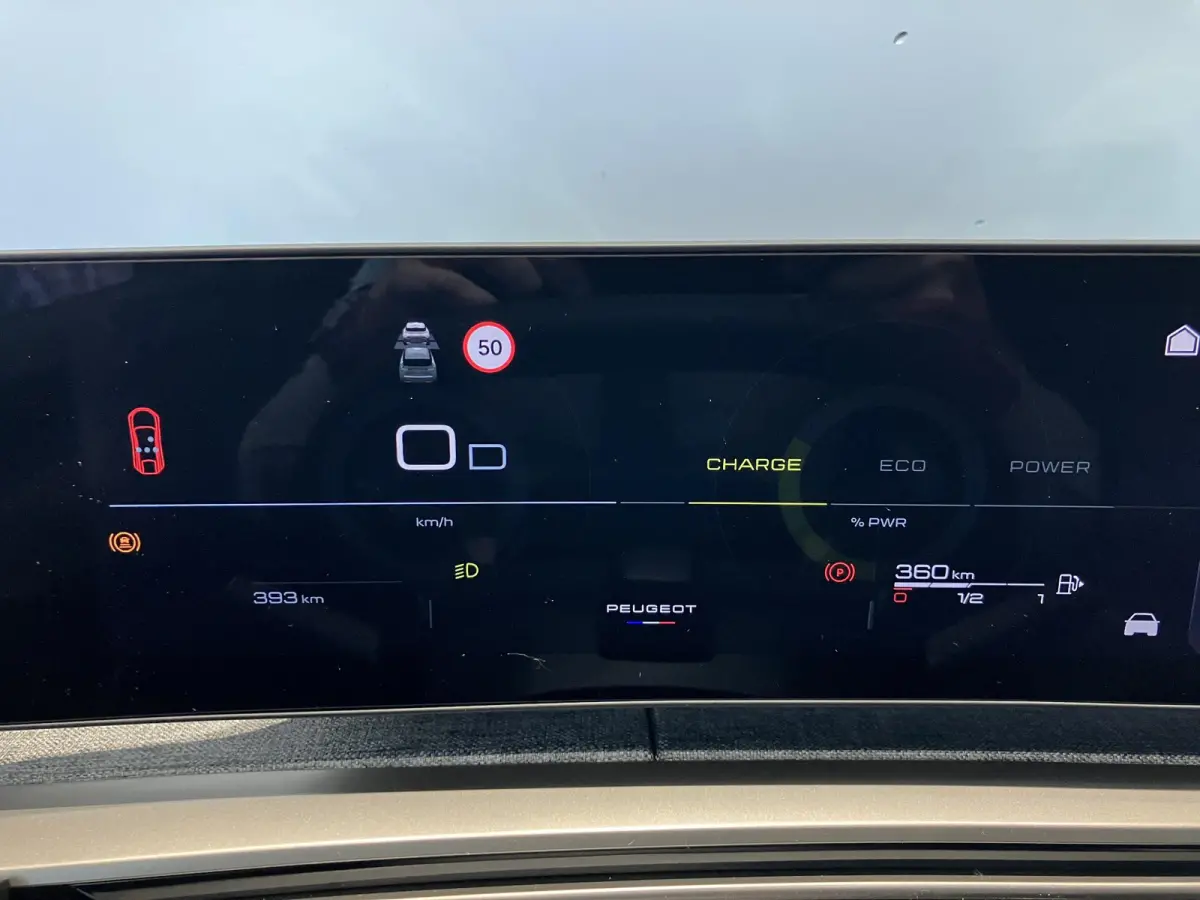 1.2 Hybrid 145 Allure | APPLE CARPLAY & ANDROID AUTO | 360 CAMERA | STOELVERWARMING | DEMO AUTO |