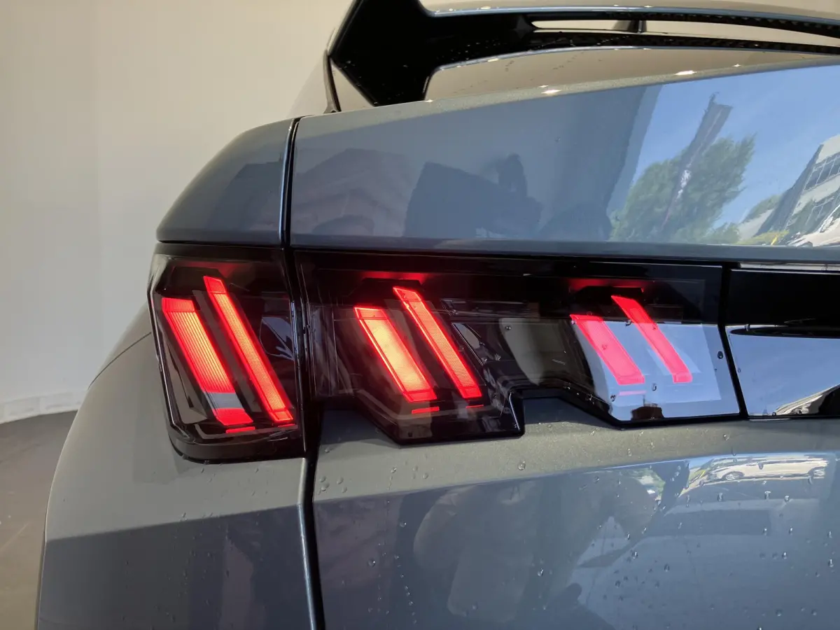 1.2 Hybrid 145 Allure | APPLE CARPLAY & ANDROID AUTO | 360 CAMERA | STOELVERWARMING | DEMO AUTO |