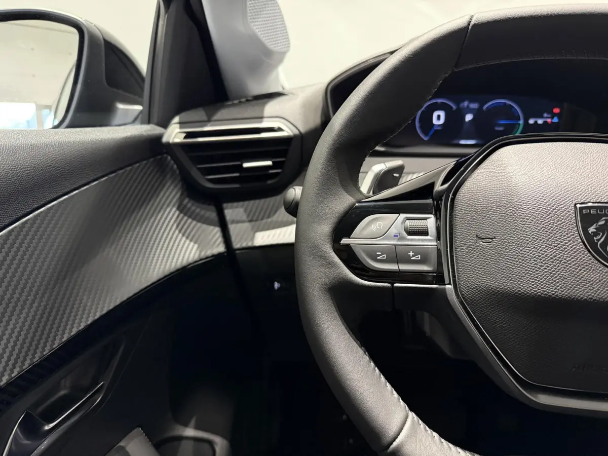 1.2 Hybrid 110 e-DCS6 Allure | APPLE CARPLAY & ANDROID AUTO | CAMERA | DEMO AUTO |