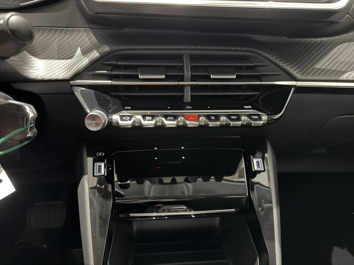 1.2 Hybrid 110 e-DCS6 Allure | APPLE CARPLAY & ANDROID AUTO | CAMERA | DEMO AUTO |