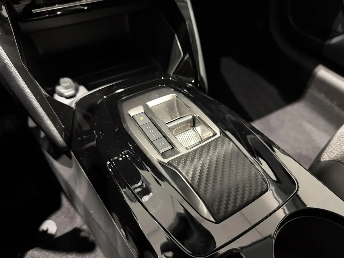 1.2 Hybrid 110 e-DCS6 Allure | APPLE CARPLAY & ANDROID AUTO | CAMERA | DEMO AUTO |