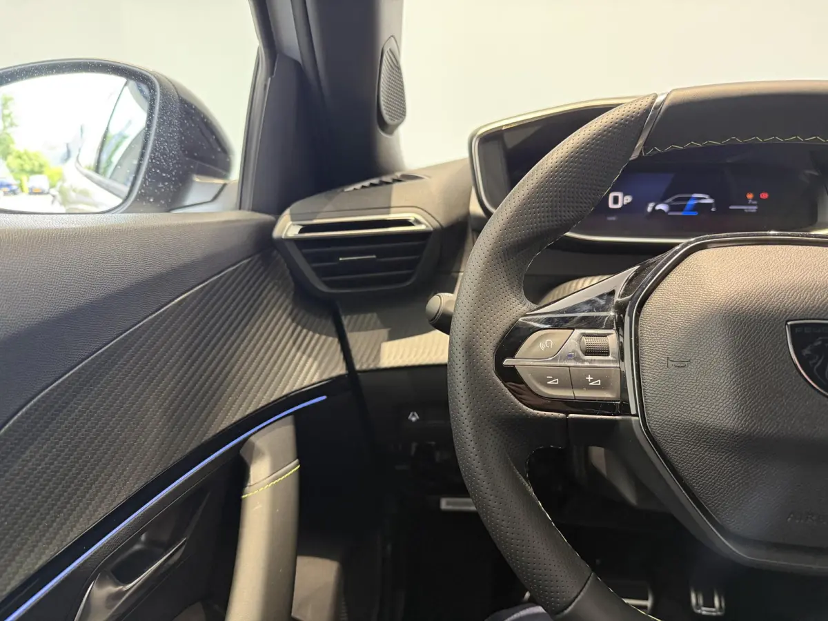 1.2 Hybrid 145 GT | APPLE CARPLAY & ANDROID AUTO | STOELVERWARMING | NAVI | ELEKTRISCHE STOELEN | AUTOMAAT |