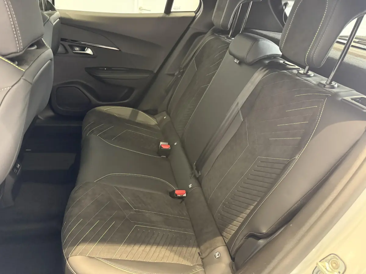 1.2 Hybrid 145 GT | APPLE CARPLAY & ANDROID AUTO | STOELVERWARMING | NAVI | ELEKTRISCHE STOELEN | AUTOMAAT |