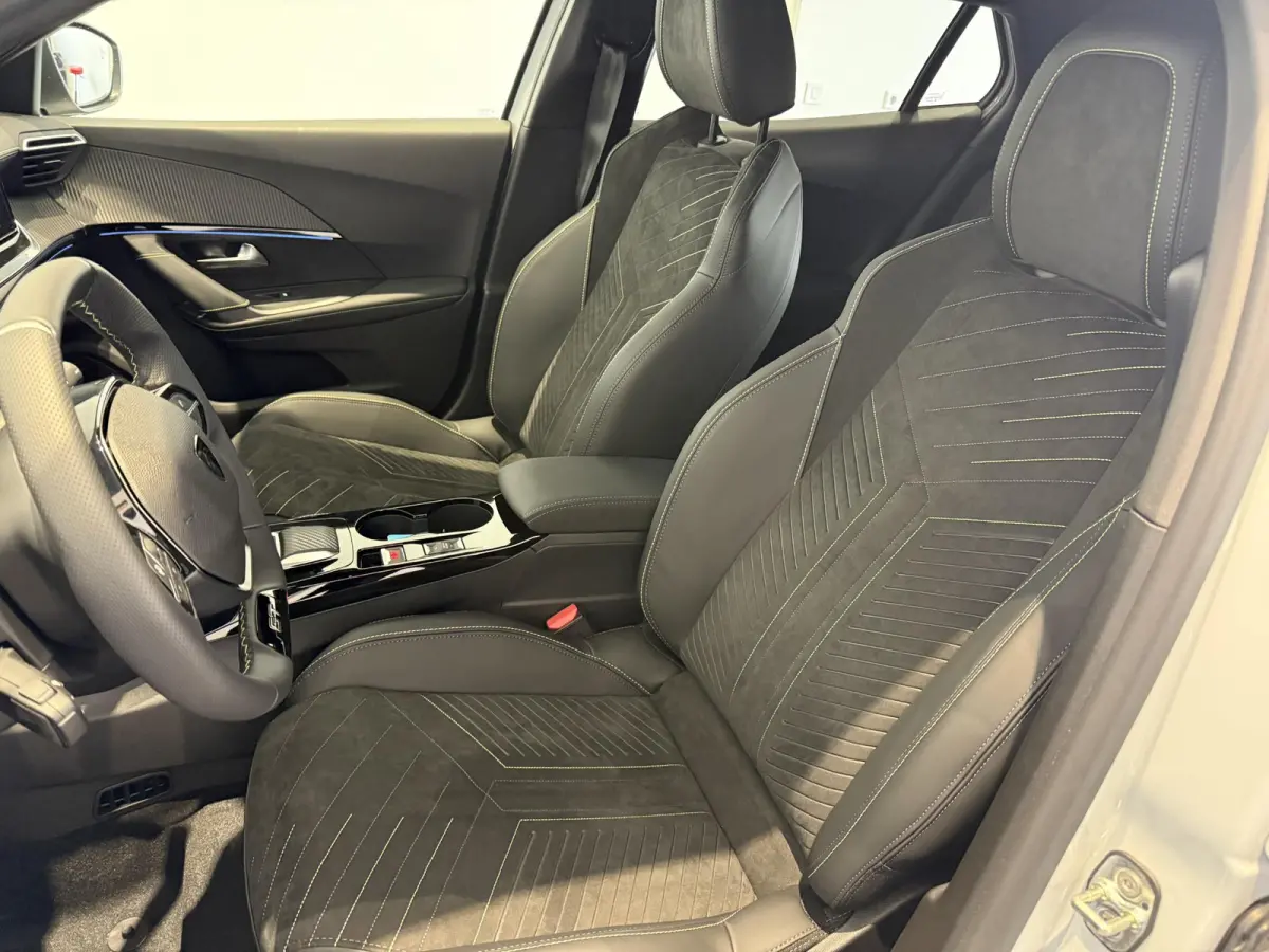 1.2 Hybrid 145 GT | APPLE CARPLAY & ANDROID AUTO | STOELVERWARMING | NAVI | ELEKTRISCHE STOELEN | AUTOMAAT |