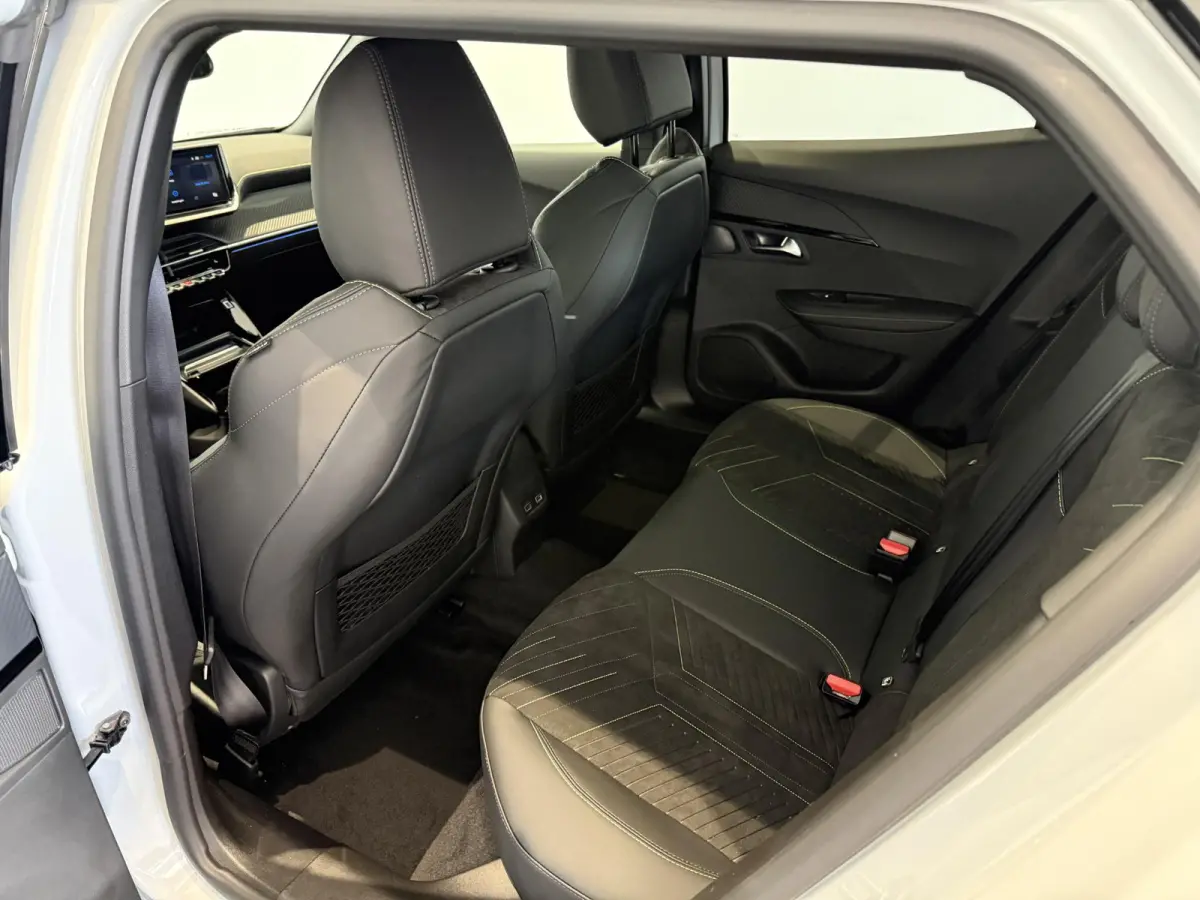 1.2 Hybrid 145 GT | APPLE CARPLAY & ANDROID AUTO | STOELVERWARMING | NAVI | ELEKTRISCHE STOELEN | AUTOMAAT |