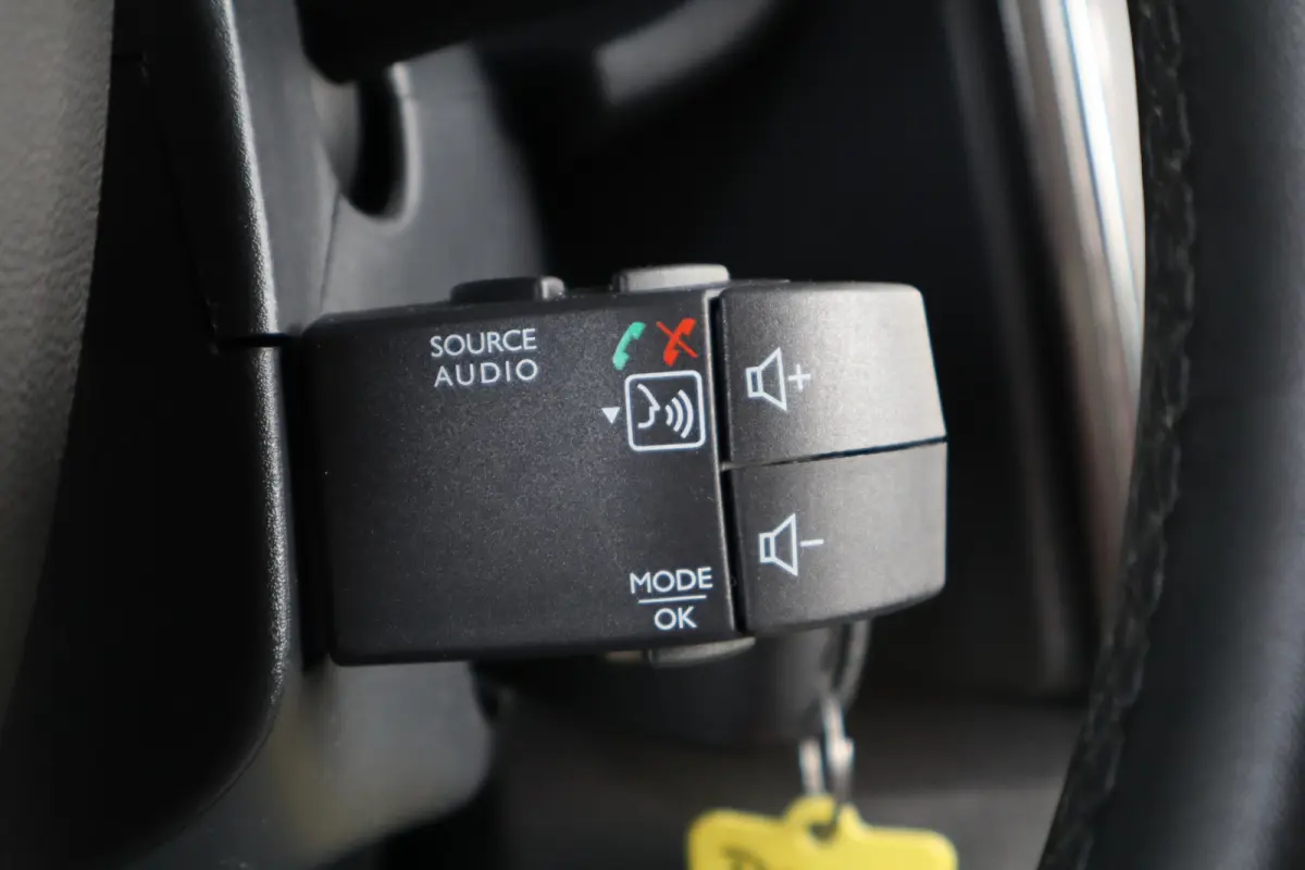 0.9 TCe SL Navi / Airco / Cruise / Trekhaak / Audio / CV