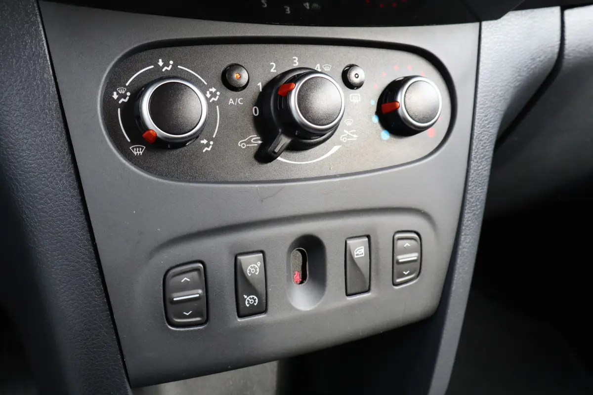 0.9 TCe SL Navi / Airco / Cruise / Trekhaak / Audio / CV