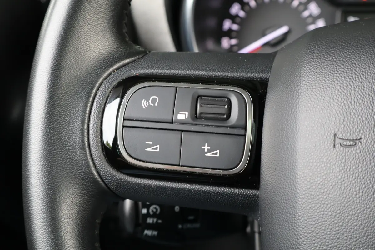 1.2 PureTech S&S Origins Pano / Navi / Head-up / Clima / Audio / Cruise