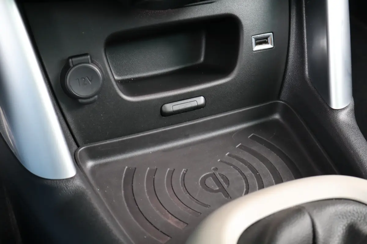 1.2 PureTech S&S Origins Pano / Navi / Head-up / Clima / Audio / Cruise