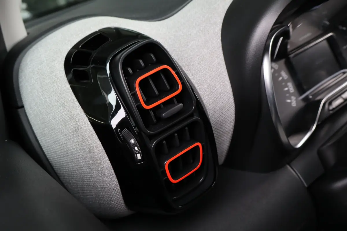 1.2 PureTech S&S Origins Pano / Navi / Head-up / Clima / Audio / Cruise