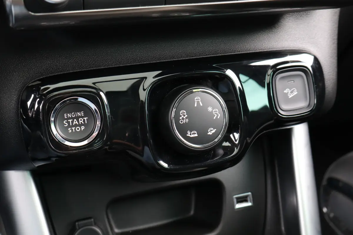 1.2 PureTech S&S Origins Pano / Navi / Head-up / Clima / Audio / Cruise