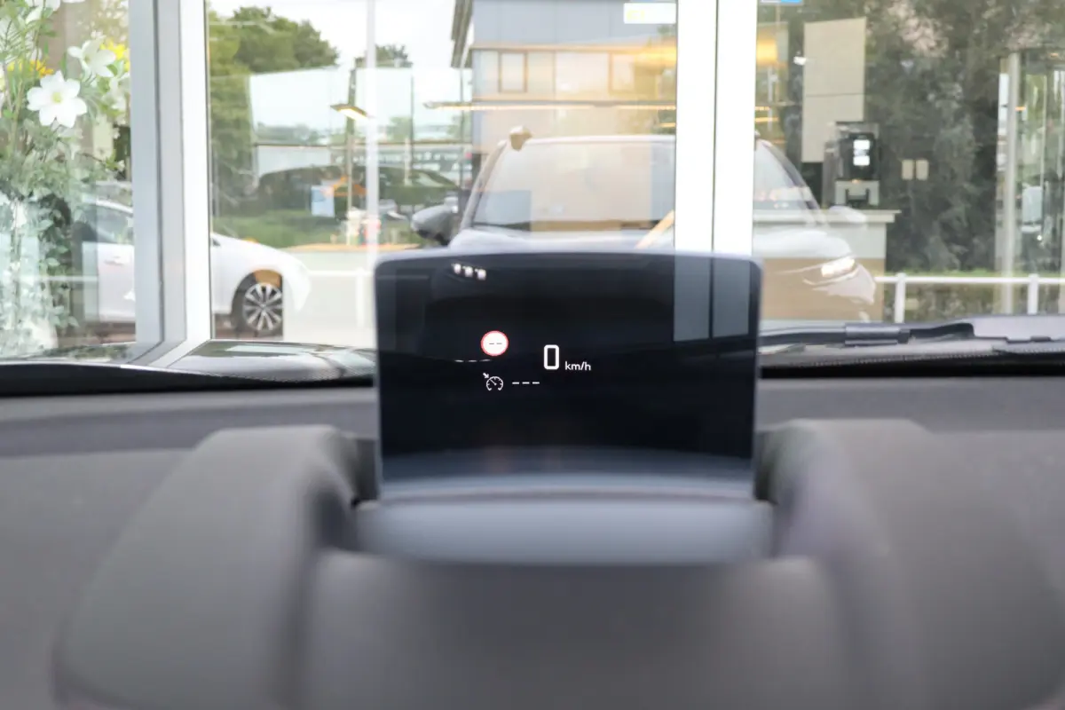 1.2 PureTech S&S Origins Pano / Navi / Head-up / Clima / Audio / Cruise