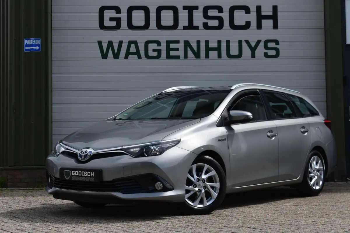 1.8 Hybrid Dynamic | Camera | Navigatie | Climate Control |
