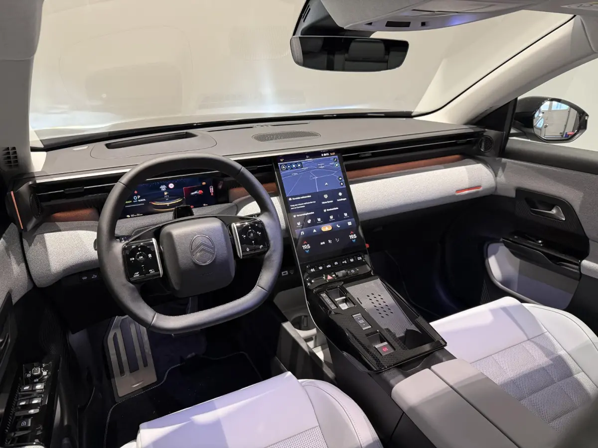 Max Comfort Range 74 kWh l Camera l AGR stoelen l Stoelverwarming l DIRECT LEVERBAAR !!!