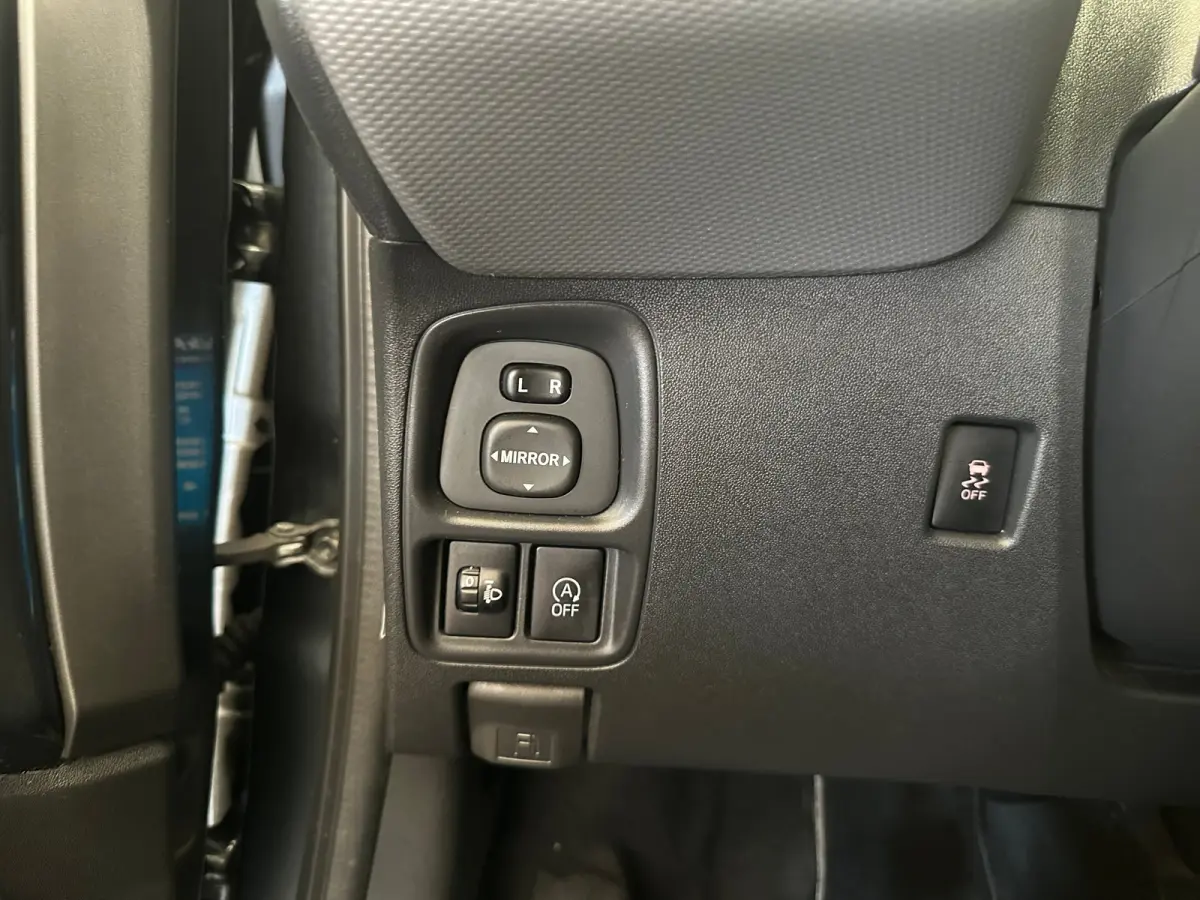 1.0 e-VTi Blue Lease Executive Climate Control | Camera | Bluetooth | 15" Lichtmetaal | 5-deurs | Chroom | Airco | Achteruitrijcamera | Centrale deurvergrendeling met afstandsbediening | Dim