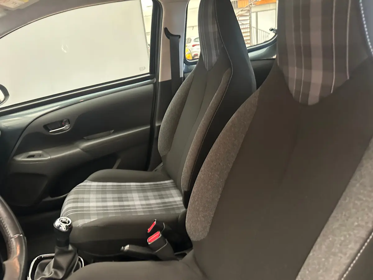 1.0 e-VTi Blue Lease Executive Climate Control | Camera | Bluetooth | 15" Lichtmetaal | 5-deurs | Chroom | Airco | Achteruitrijcamera | Centrale deurvergrendeling met afstandsbediening | Dim