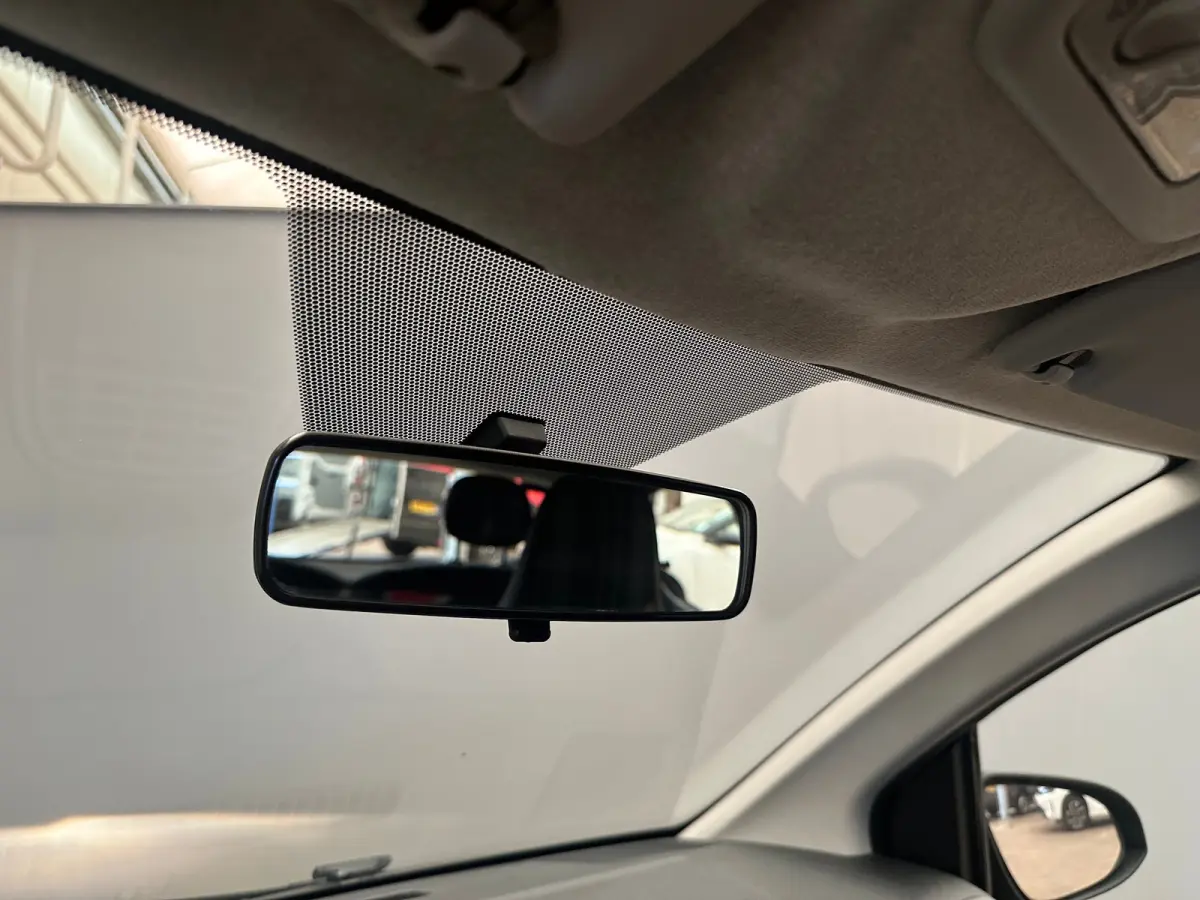 1.0 e-VTi Blue Lease Executive Climate Control | Camera | Bluetooth | 15" Lichtmetaal | 5-deurs | Chroom | Airco | Achteruitrijcamera | Centrale deurvergrendeling met afstandsbediening | Dim