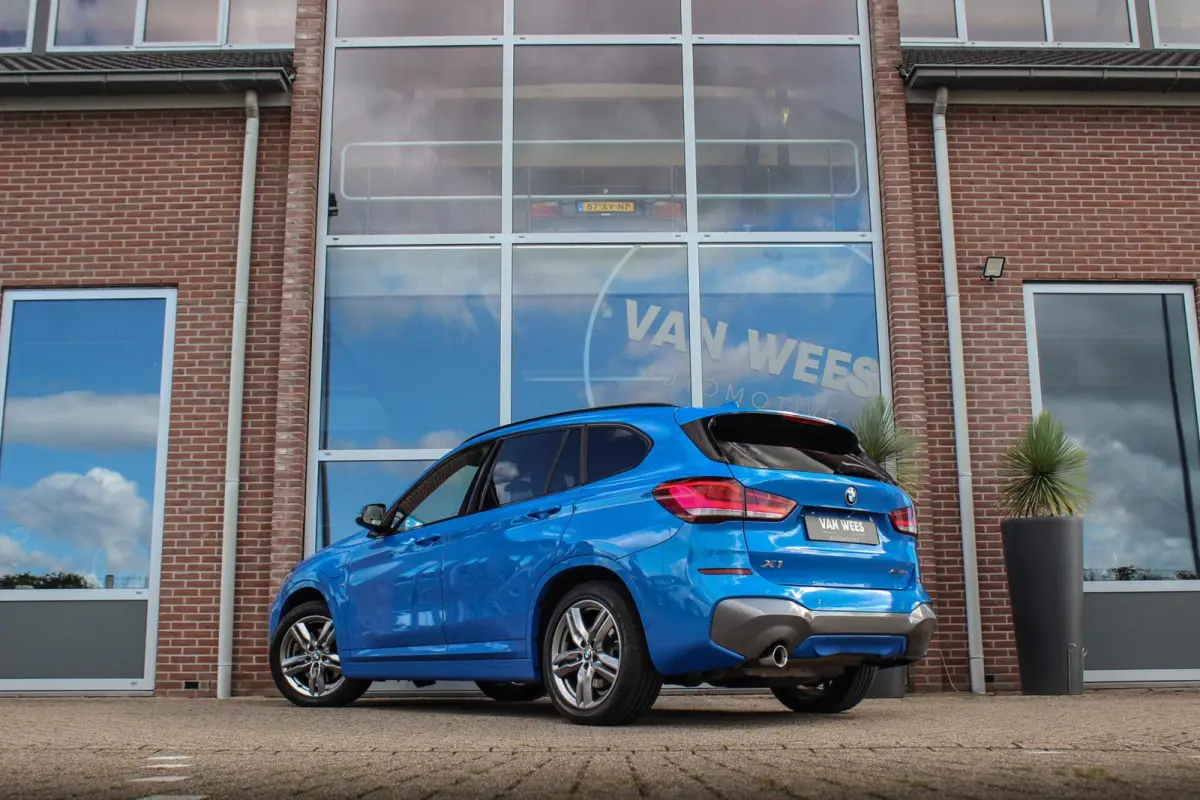 xDrive25e High Executive M sport | 1e eigenaar | Dealer onderhouden | Panoramadak | Apple Carplay | Camera | LED adaptief | Head-up | Stoelverwarming | Cruise control