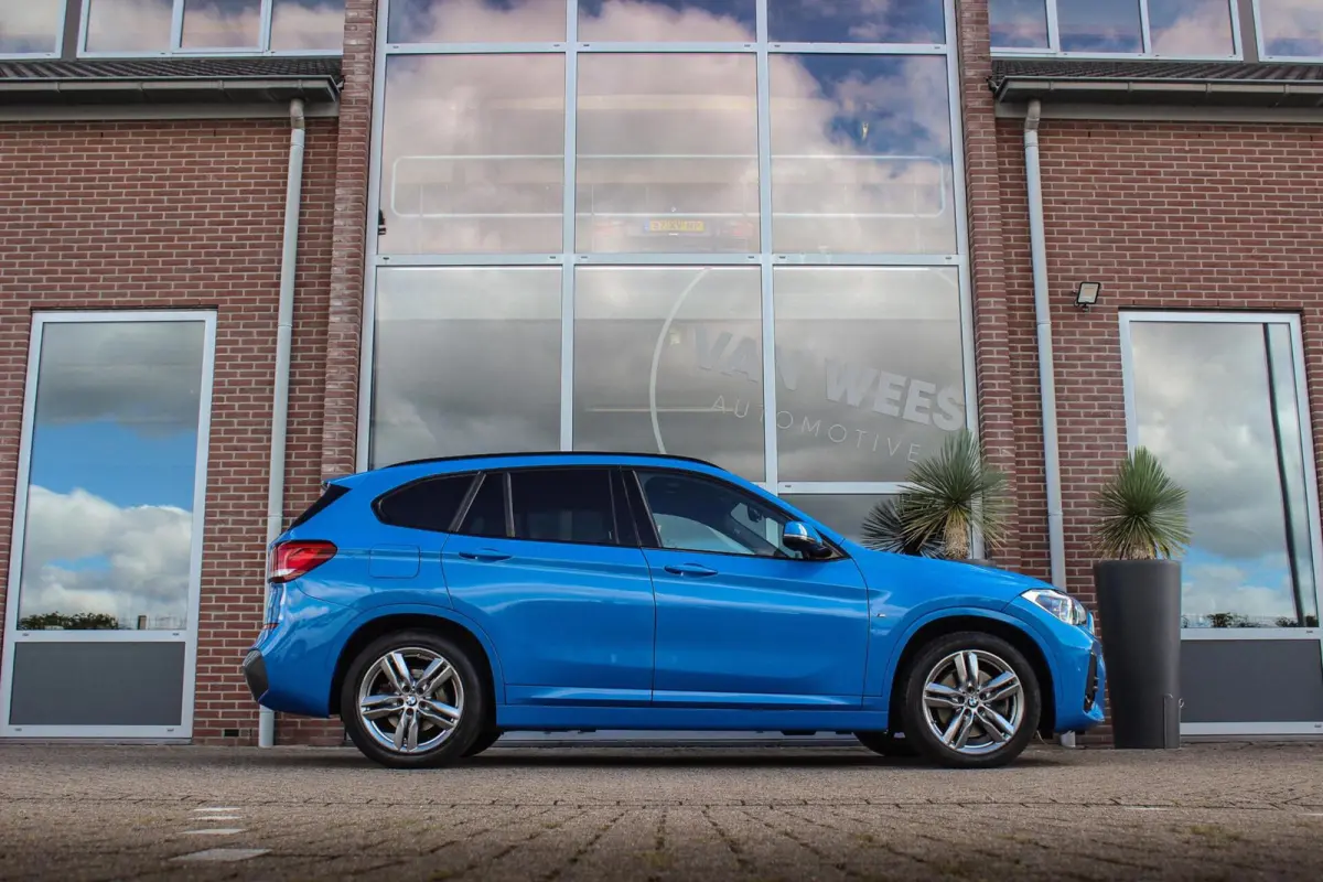 xDrive25e High Executive M sport | 1e eigenaar | Dealer onderhouden | Panoramadak | Apple Carplay | Camera | LED adaptief | Head-up | Stoelverwarming | Cruise control