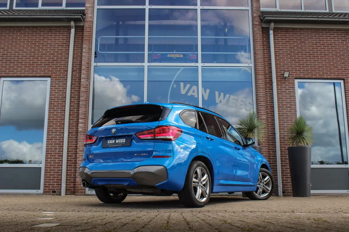 xDrive25e High Executive M sport | 1e eigenaar | Dealer onderhouden | Panoramadak | Apple Carplay | Camera | LED adaptief | Head-up | Stoelverwarming | Cruise control