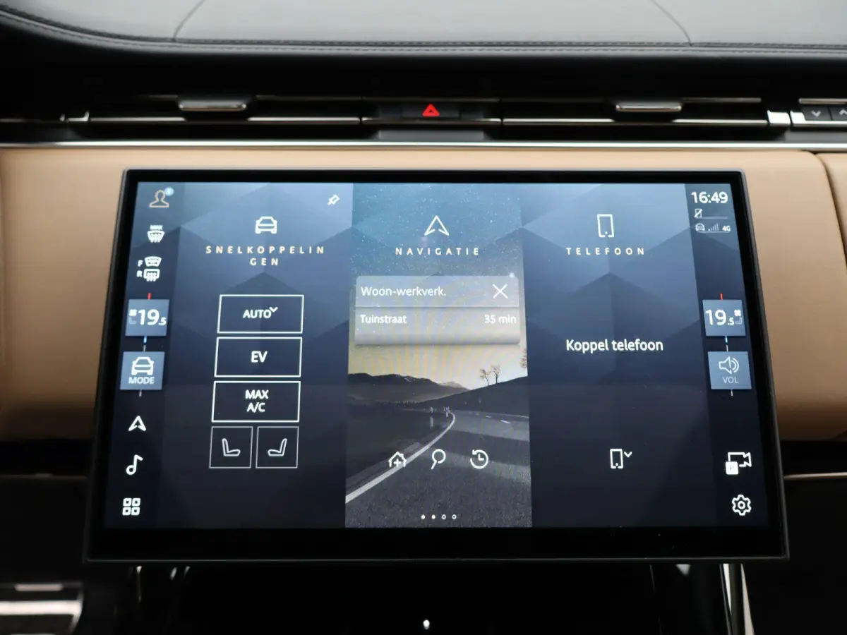 3.0 P550e Autobiography PHEV | Meridian Signature Sound | Massage voorstoelen in Caraway Semi Aniline leder | Black Exterior Pack | Towing Pack | Gekoelde opberguimte middenconsole