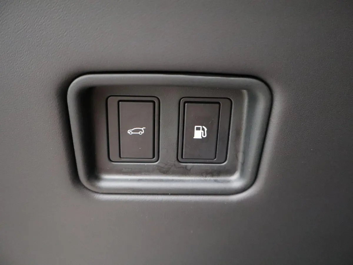 3.0 P550e Autobiography PHEV | Meridian Signature Sound | Massage voorstoelen in Caraway Semi Aniline leder | Black Exterior Pack | Towing Pack | Gekoelde opberguimte middenconsole