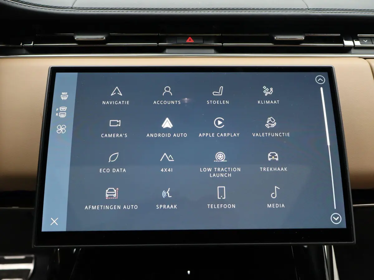 3.0 P550e Autobiography PHEV | Meridian Signature Sound | Massage voorstoelen in Caraway Semi Aniline leder | Black Exterior Pack | Towing Pack | Gekoelde opberguimte middenconsole