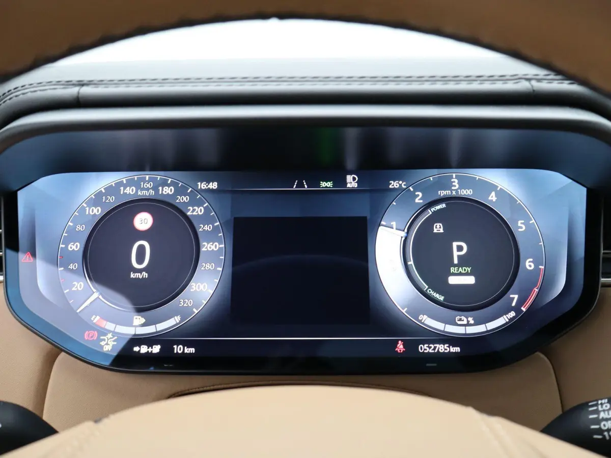 3.0 P550e Autobiography PHEV | Meridian Signature Sound | Massage voorstoelen in Caraway Semi Aniline leder | Black Exterior Pack | Towing Pack | Gekoelde opberguimte middenconsole