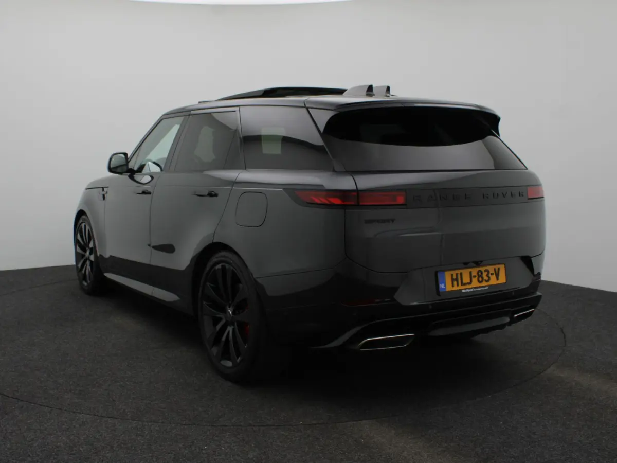 3.0 P550e Autobiography PHEV | Meridian Signature Sound | Massage voorstoelen in Caraway Semi Aniline leder | Black Exterior Pack | Towing Pack | Gekoelde opberguimte middenconsole