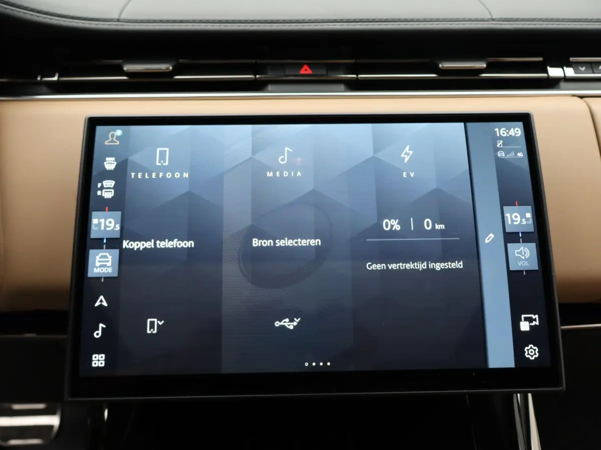 3.0 P550e Autobiography PHEV | Meridian Signature Sound | Massage voorstoelen in Caraway Semi Aniline leder | Black Exterior Pack | Towing Pack | Gekoelde opberguimte middenconsole