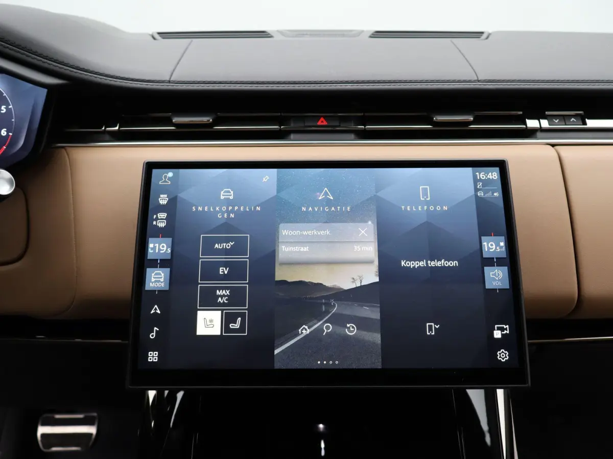 3.0 P550e Autobiography PHEV | Meridian Signature Sound | Massage voorstoelen in Caraway Semi Aniline leder | Black Exterior Pack | Towing Pack | Gekoelde opberguimte middenconsole