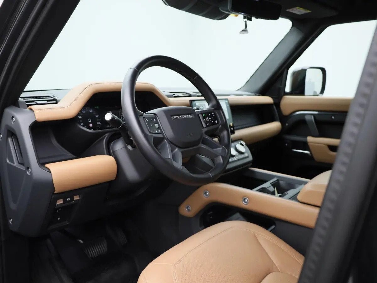 2.0 P300e 110 X-Dynamic SE | Trekhaak | Premium Interior Pack | Black Exterior Pack |  Cold Climate Pack | Caraway Windsor Leather |