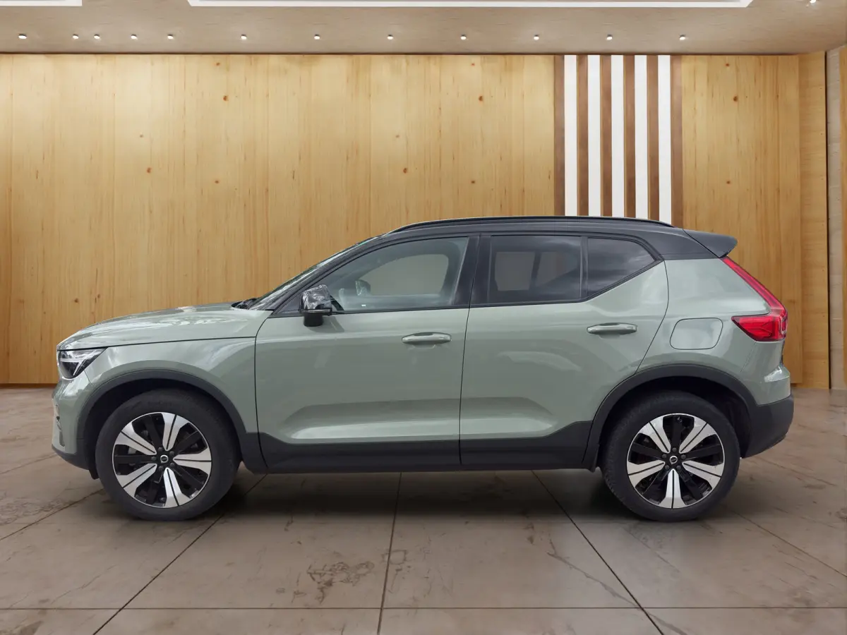 Plus 70 kWh | BLIS | Camera | Stoel + Stuur Verwarming | Keyless Start / Entry | Trekhaak |