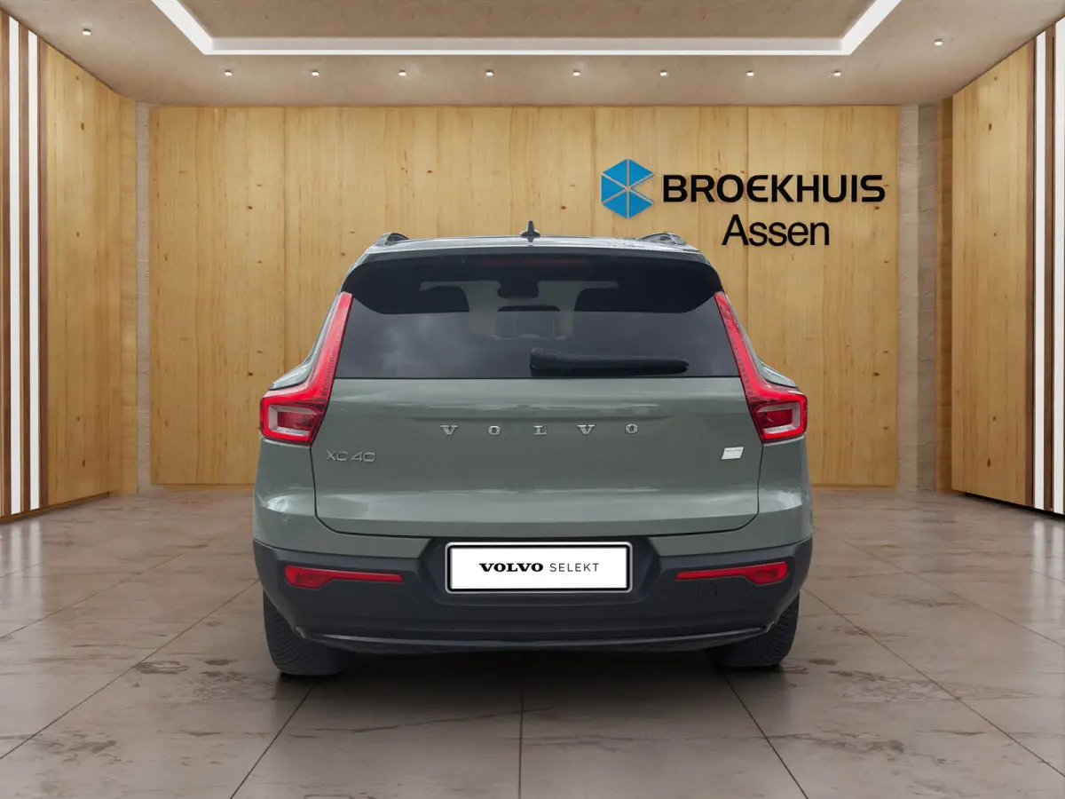 Plus 70 kWh | BLIS | Camera | Stoel + Stuur Verwarming | Keyless Start / Entry | Trekhaak |