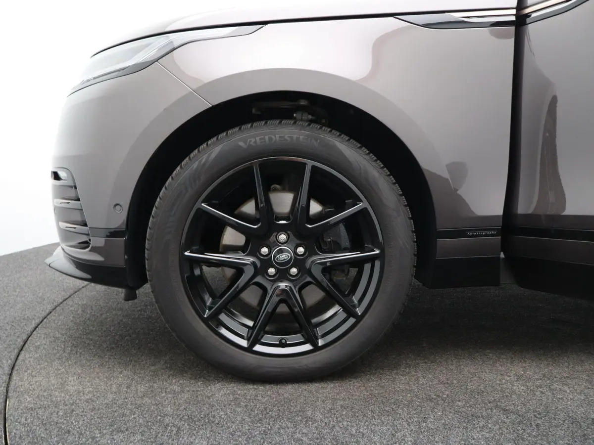 2.0 P400e AWD Autobiography PHEV | Charente Grey (bruin/grijs) | Stoelkoeling | Panoramisch schuifdak |