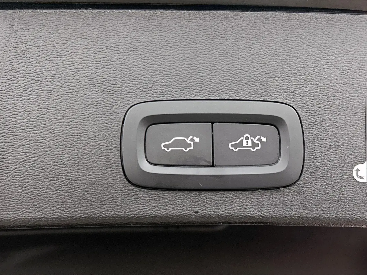 1.5 T5 R-Design PHEV | 98,6% SOH | Lederen Bekleding | Cruise Control | Stoelverwarming | Achteruitrijcamera | Navigatie