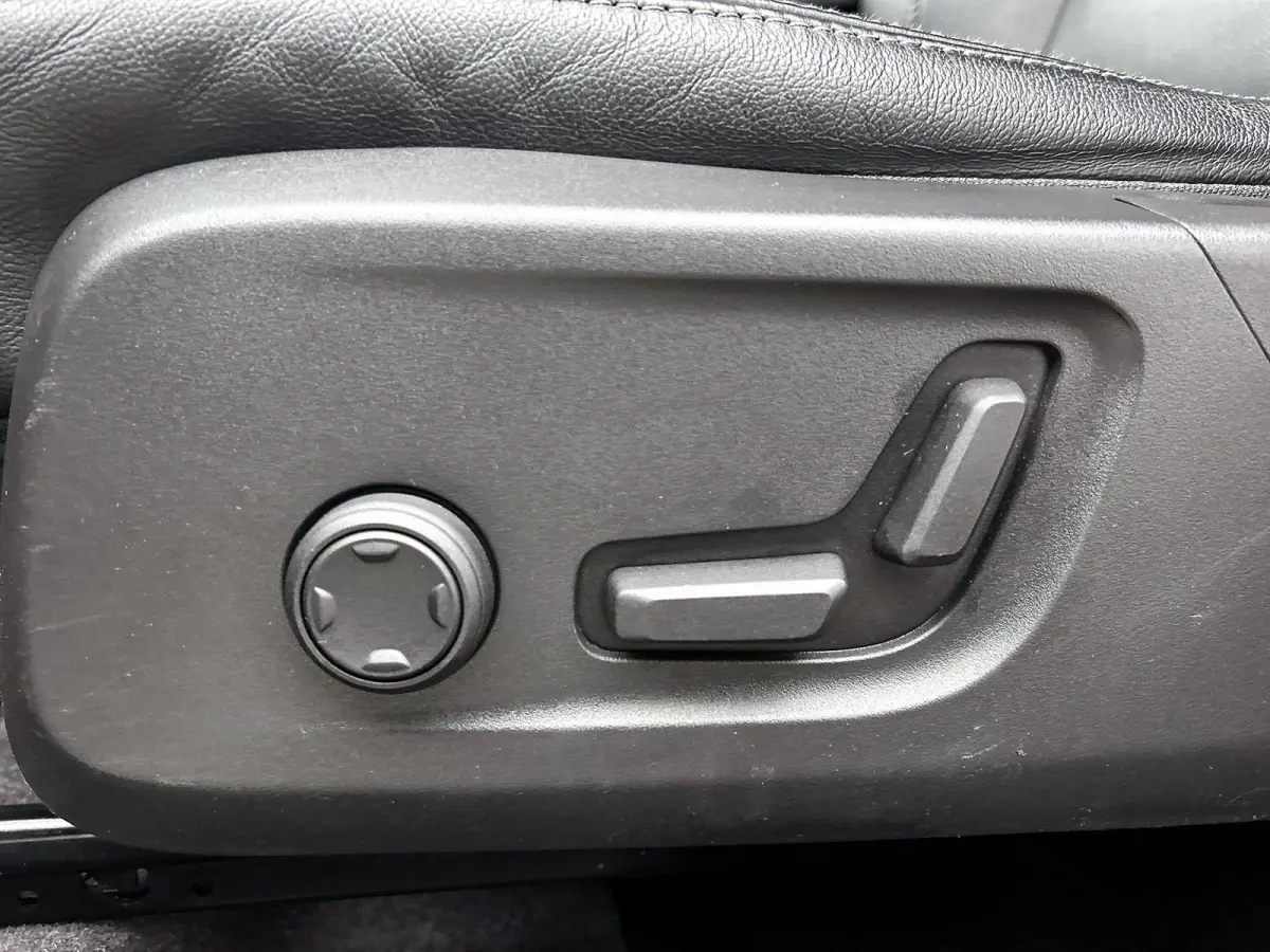 1.5 T5 R-Design PHEV | 98,6% SOH | Lederen Bekleding | Cruise Control | Stoelverwarming | Achteruitrijcamera | Navigatie