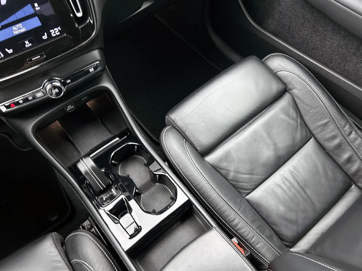 1.5 T5 R-Design PHEV | 98,6% SOH | Lederen Bekleding | Cruise Control | Stoelverwarming | Achteruitrijcamera | Navigatie