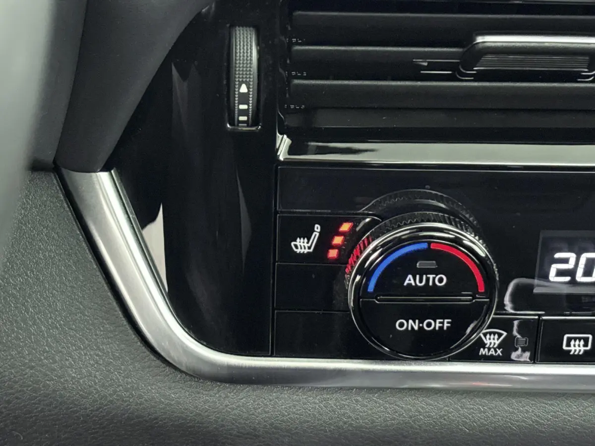 1.3 MHEV Xtronic Tekna Plus 1e Eigenaar | Origineel Nederlands | Trekhaak | Lederen Bekleding | Panoramadak | Head-Up Display