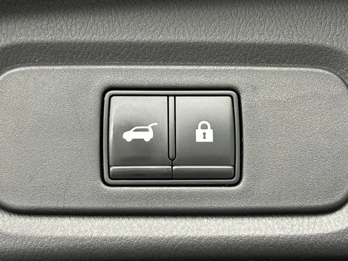 1.3 MHEV Xtronic Tekna Plus 1e Eigenaar | Origineel Nederlands | Trekhaak | Lederen Bekleding | Panoramadak | Head-Up Display