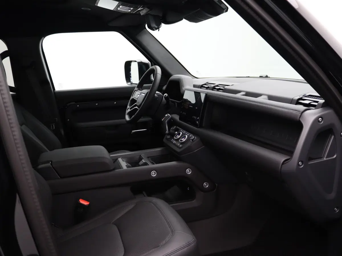 2.0 P300e 110 Dynamic SE Edition | ClearSight | koelvak | elek. trekhaak |